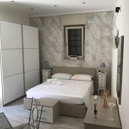 La Maison - Matrimoniale Stornara Exteriör bild